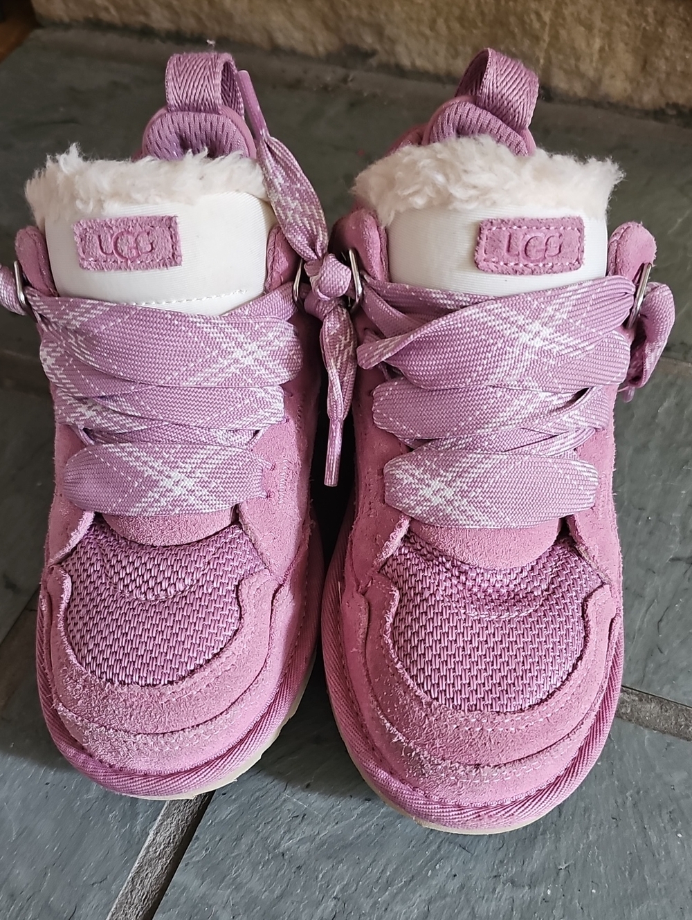 Ugg Lowmel Dusty Orchid Girls Size 3